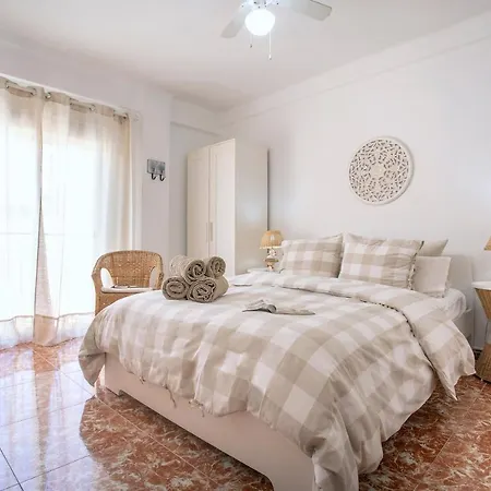 City Center And Next To The Beach 3 Bedrooms *