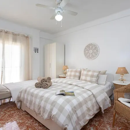 Apartment City Center And Next To The Beach 3 Bedrooms Malaga