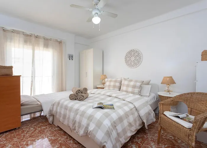 Apartment City Center And Next To The Beach 3 Bedrooms Malaga