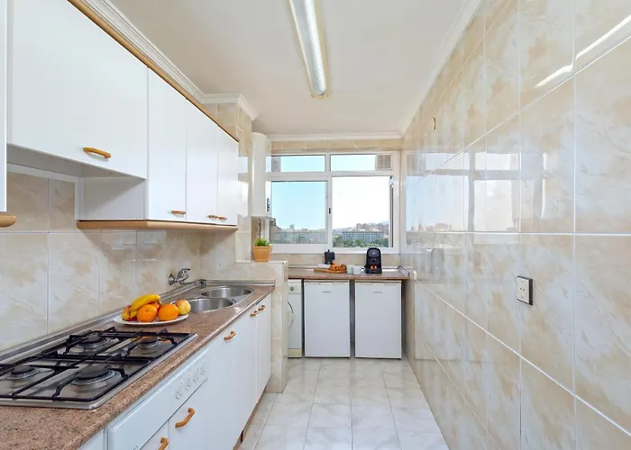 Apartment City Center And Next To The Beach 3 Bedrooms Malaga